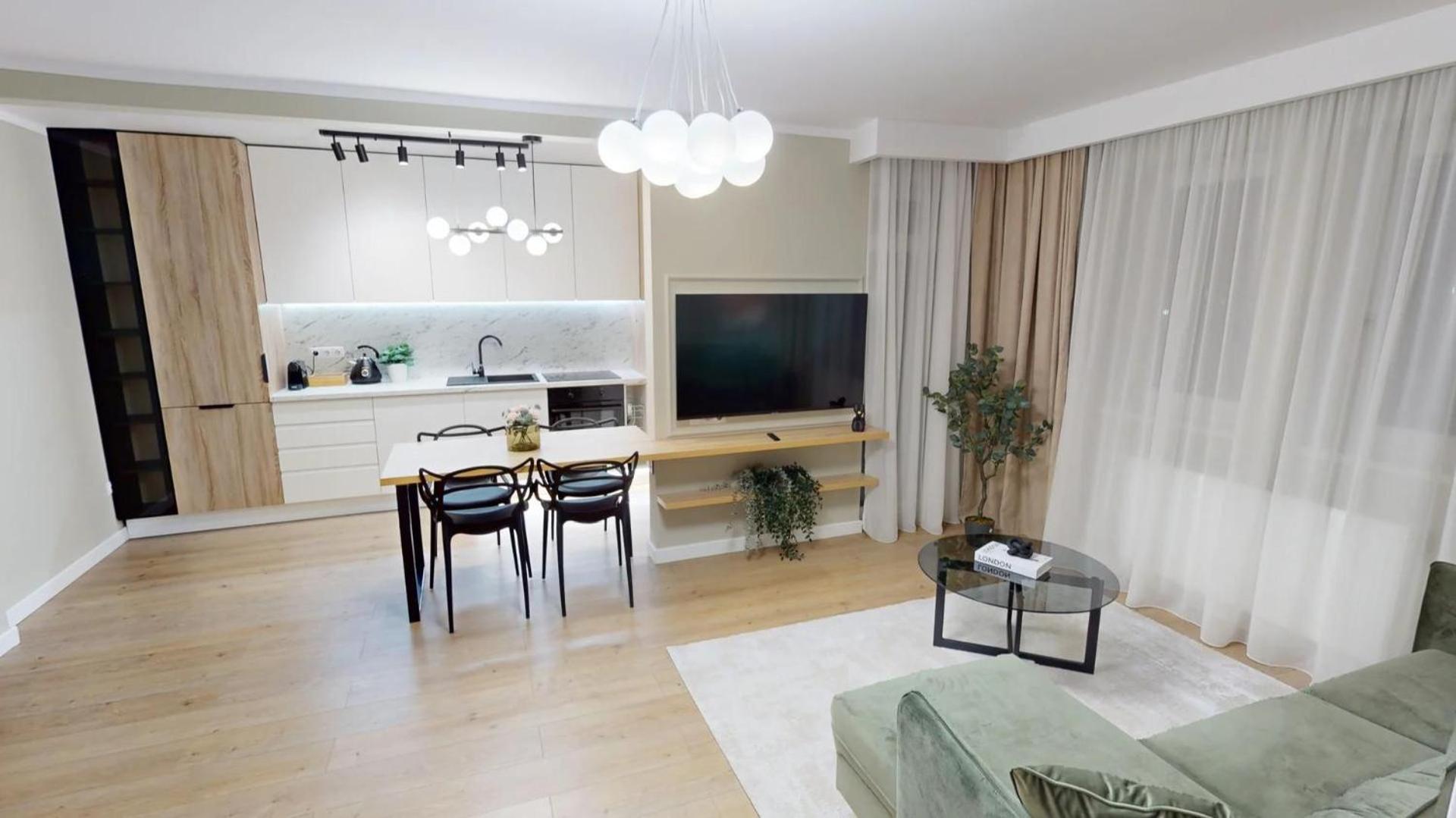 Cozy Apartment Vrt Sibiu Bagian luar foto