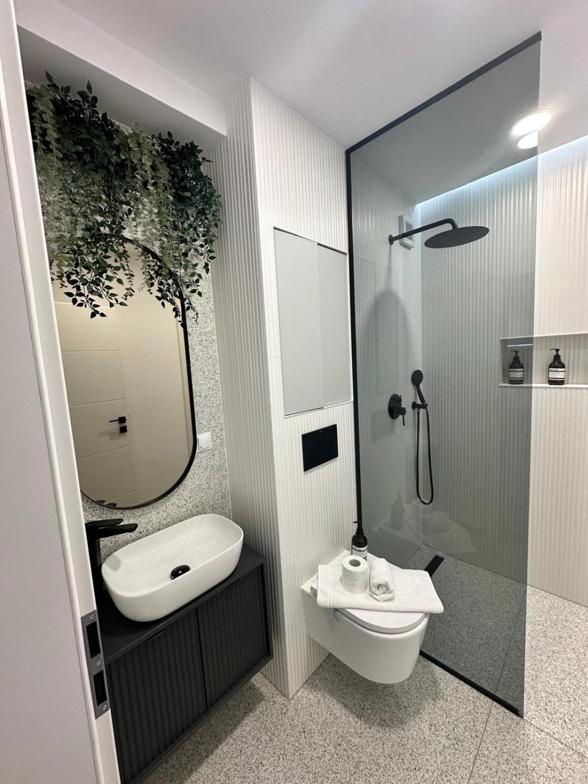 Cozy Apartment Vrt Sibiu Bagian luar foto
